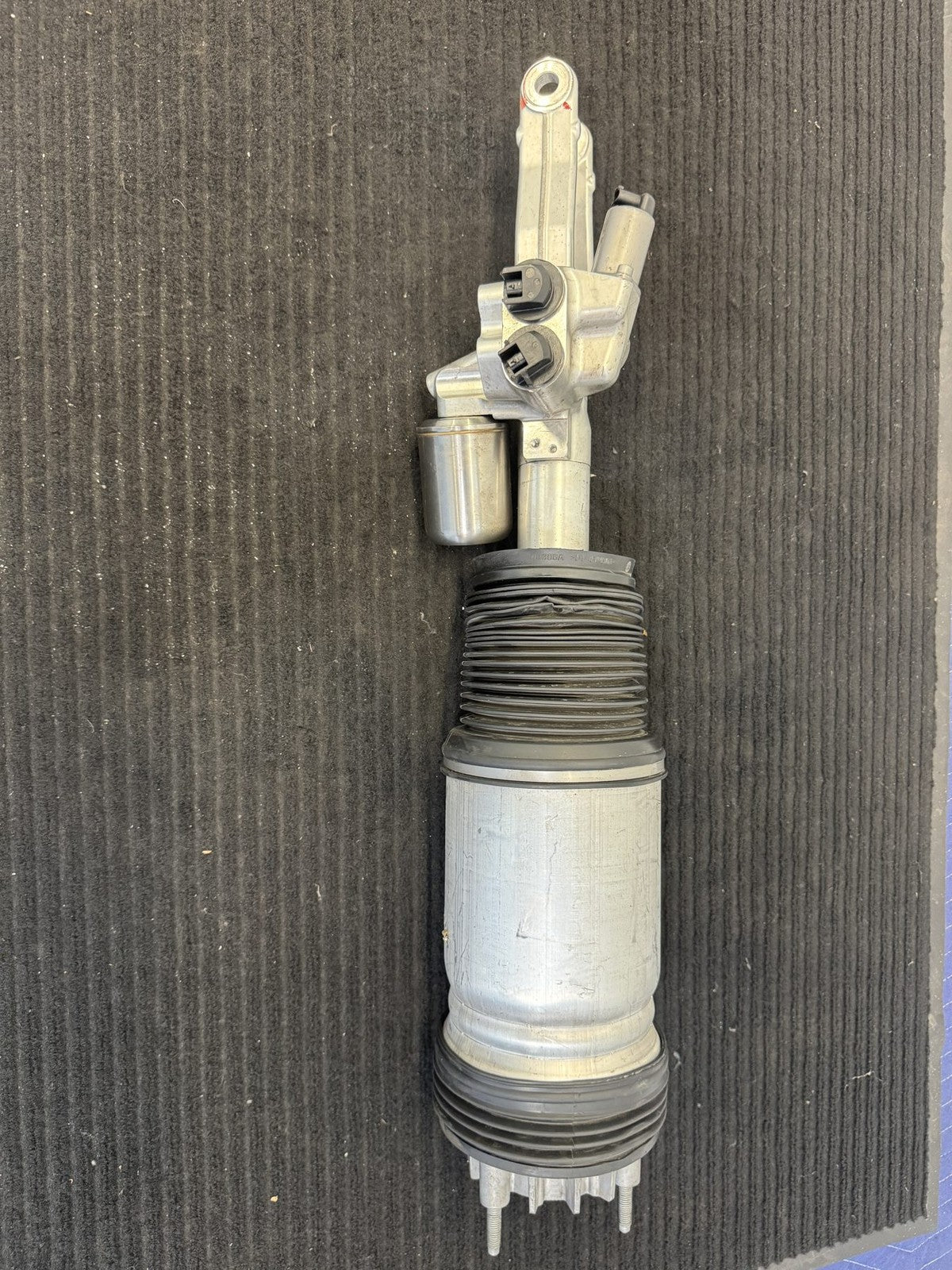 2022-2024 Rivian R1T Front Left Air Suspension Strut OEM C100002751-G - eBay image 10