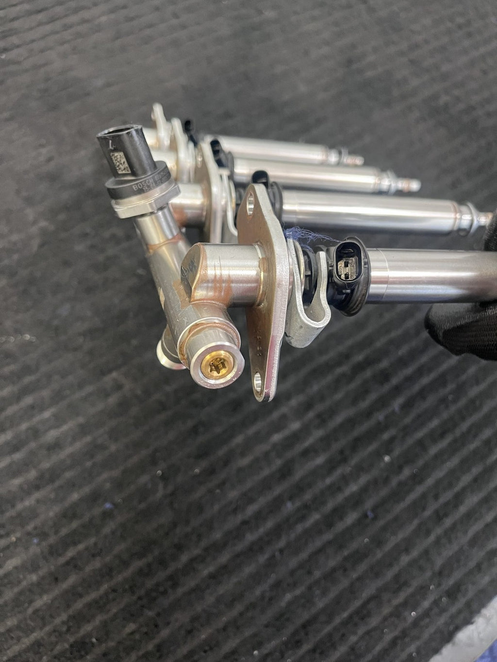 2015-2019 Mercedes-Benz C300 GLC300 E300 Fuel Rail 4 Injectors OEM A2740700995 - eBay image 5