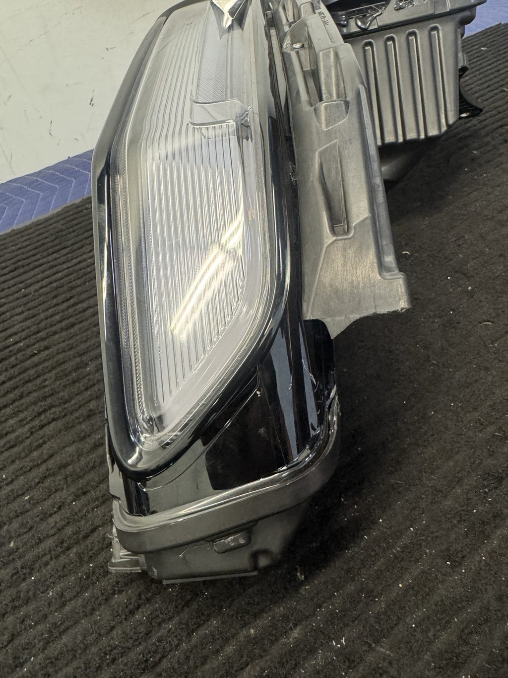 2025-2026 Rivian R1T R1S Right Dynamic LED Headlight OEM C100252551-D - eBay image 11
