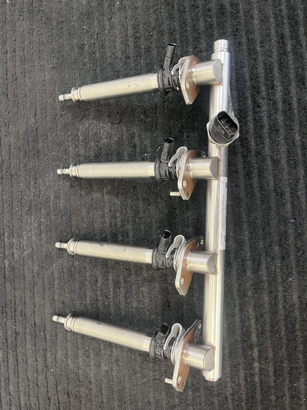 2015-2019 Mercedes-Benz C300 GLC300 E300 Fuel Rail 4 Injectors OEM A2740703800 - eBay image 4