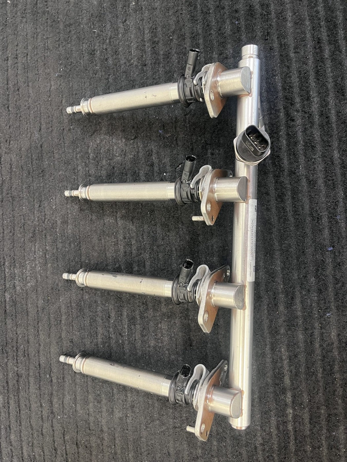 2015-2019 Mercedes-Benz C300 GLC300 E300 Fuel Rail 4 Injectors OEM A2740703800 - eBay image 4
