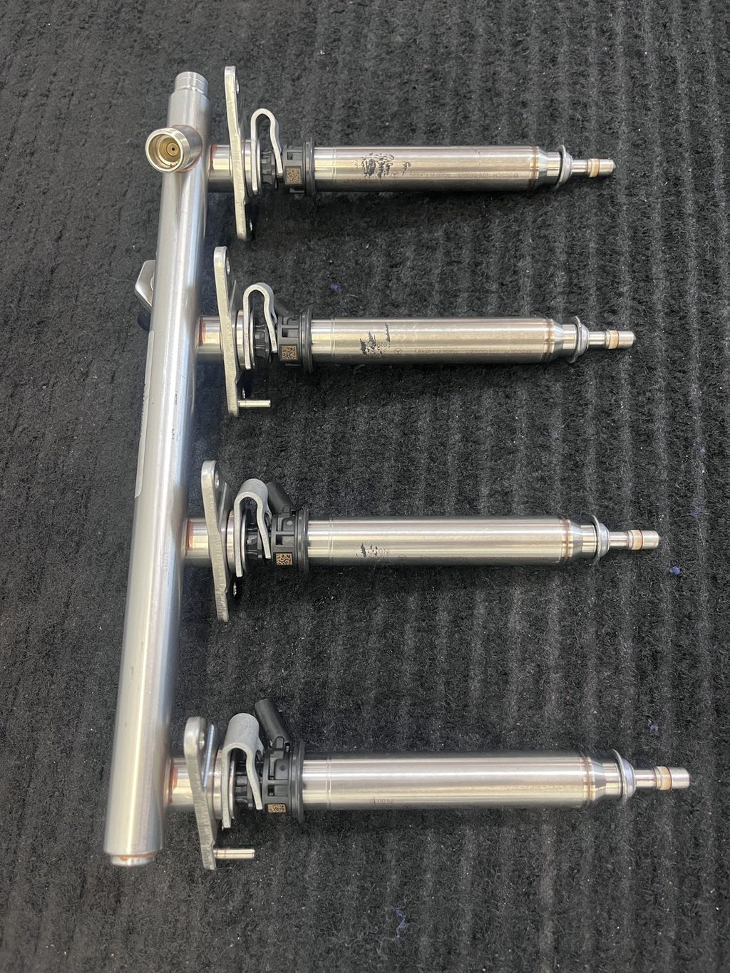 2015-2019 Mercedes-Benz C300 GLC300 E300 Fuel Rail 4 Injectors OEM A2740700995 - eBay image 3