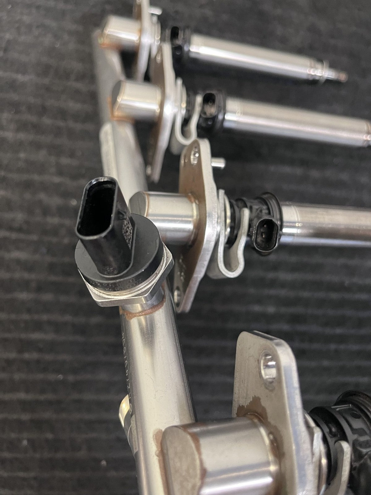 2015-2019 Mercedes-Benz C300 GLC300 E300 Fuel Rail 4 Injectors OEM A2740700995 - eBay image 8