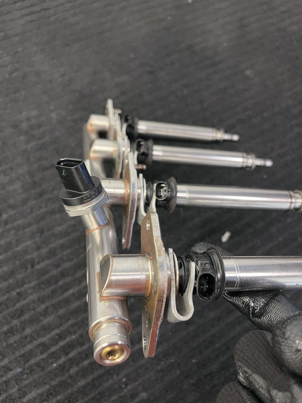 2015-2019 Mercedes-Benz C300 GLC300 E300 Fuel Rail 4 Injectors OEM A2740703800 - eBay image 5