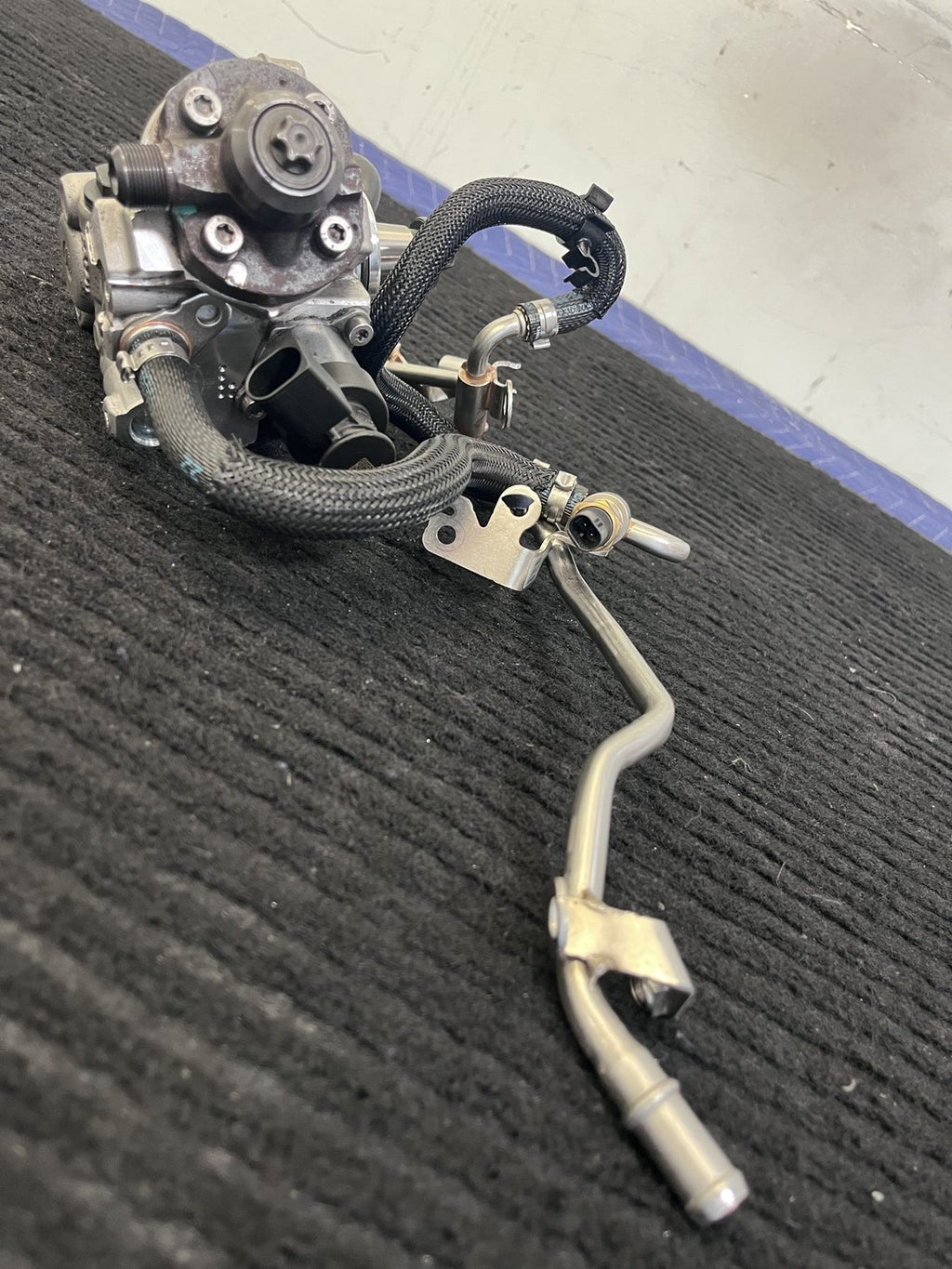 2023-2025 Mercedes-Benz Sprinter 2.0L Diesel Hp Fuel Pump w Lines OEM A6540704401 - eBay image 5