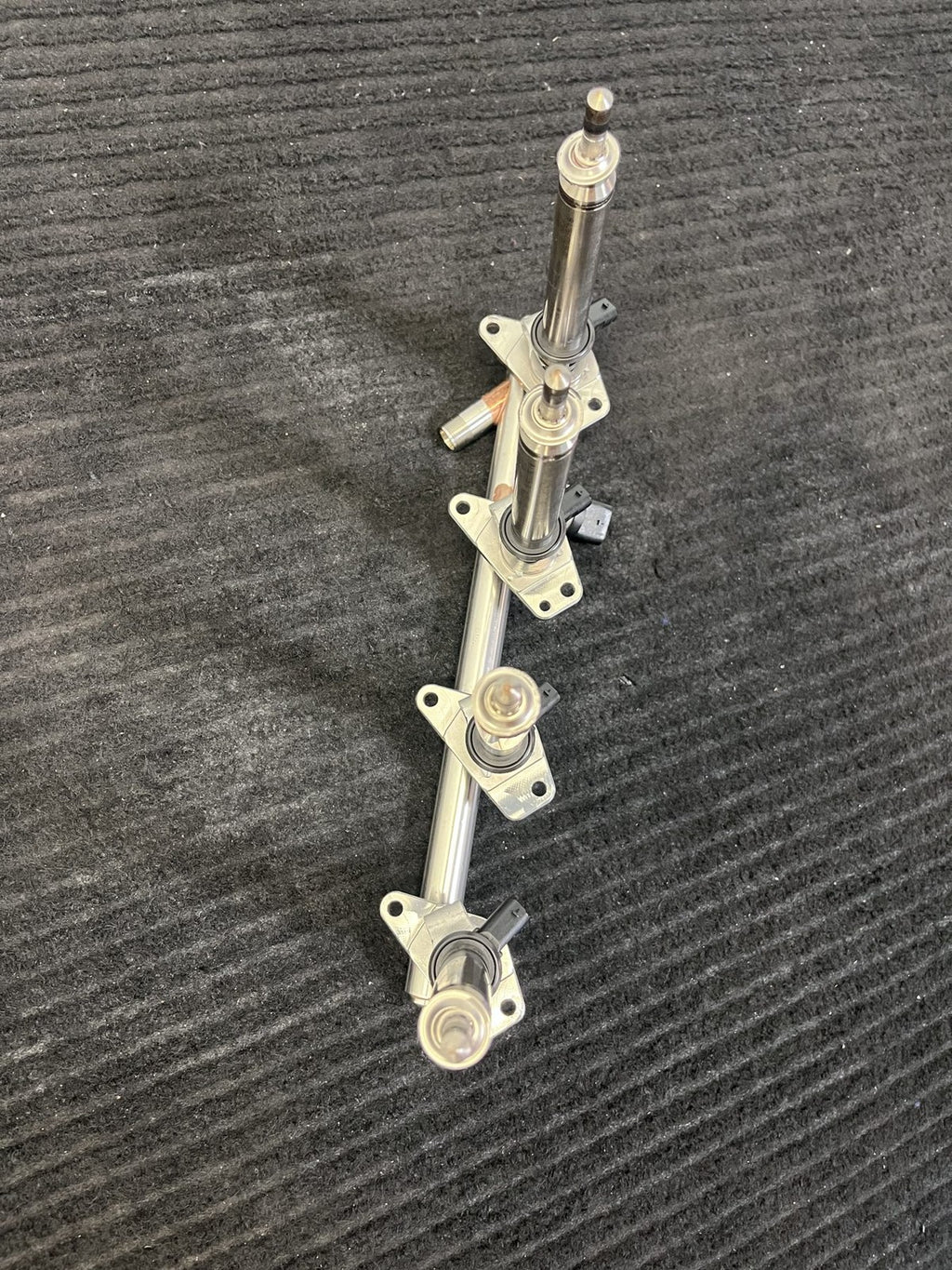2016-2021 Mercedes-Benz C63 AMG Fuel Rail 4 Injectors OEM A2740704800 - eBay image 4