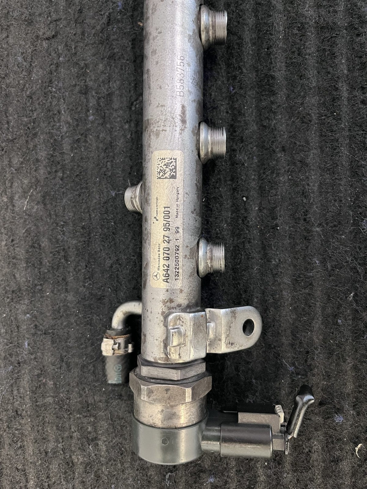 2010-2022 Mercedes-Benz Sprinter OM642 Left Fuel Rail OEM A6420702795 - eBay image 2