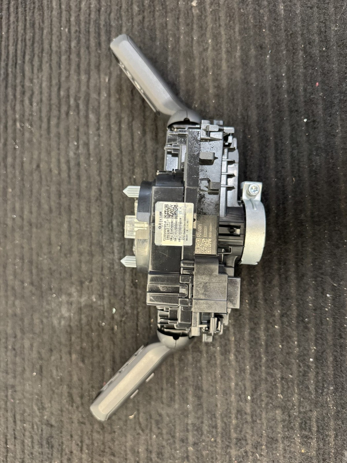 2022-2024 Rivian R1S R1T Steering Column Clockspring Switch OEM PT00000909-K - eBay image 3