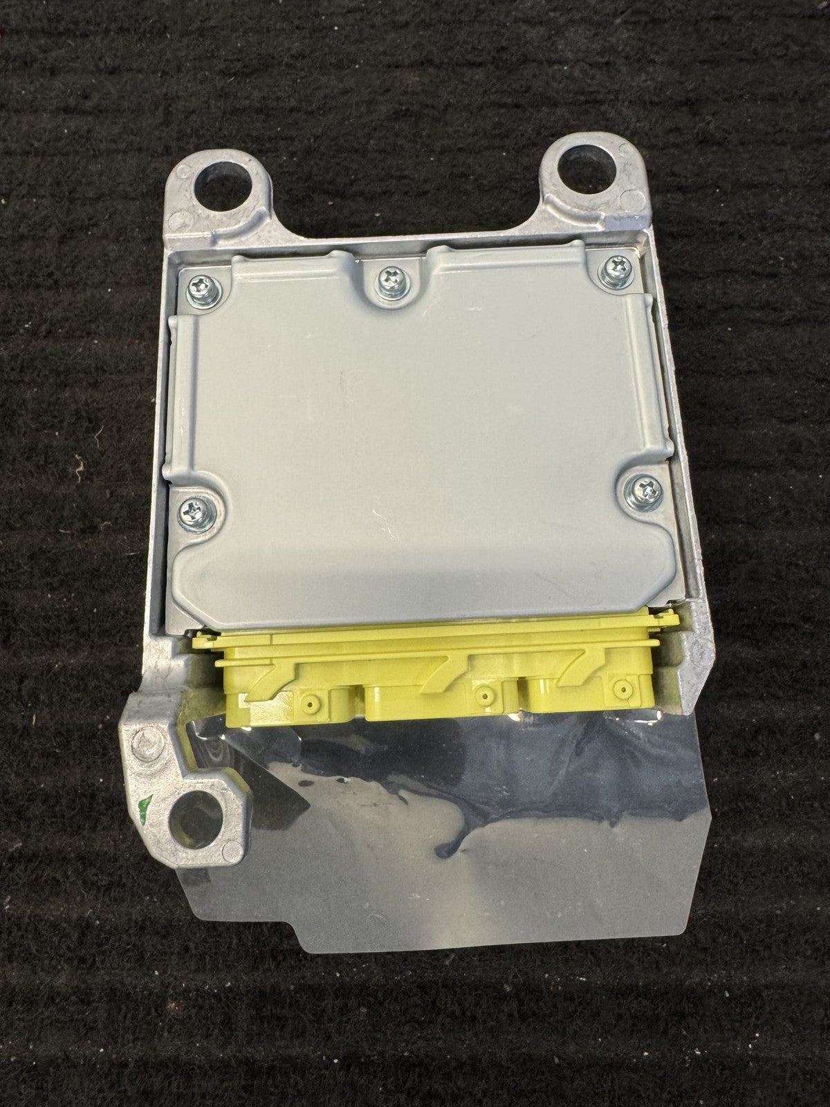 2022-2024 Rivian R1S R1T SRS Restraint Control Module OEM PT00012240-X0C - eBay image 4