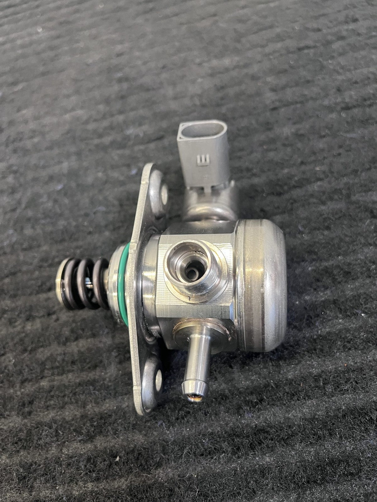 2015-2019 Mercedes-Benz C300 GLC300 E300 High Pressure Fuel Pump OEM A2740700501 - eBay image 4