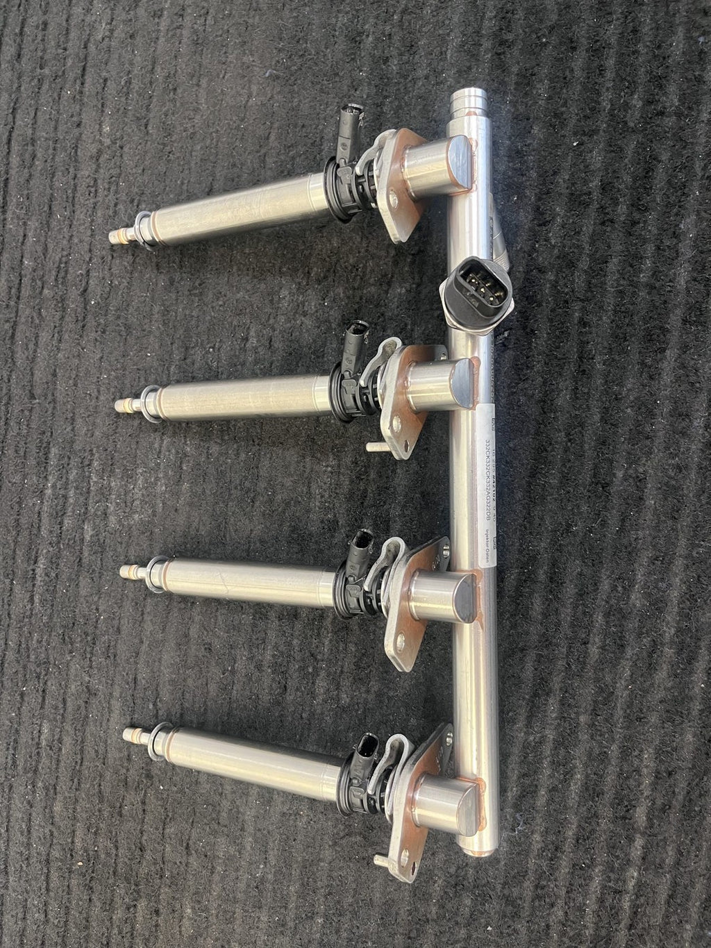 2015-2019 Mercedes-Benz C300 GLC300 E300 Fuel Rail 4 Injectors OEM A2740700995 - eBay image 5