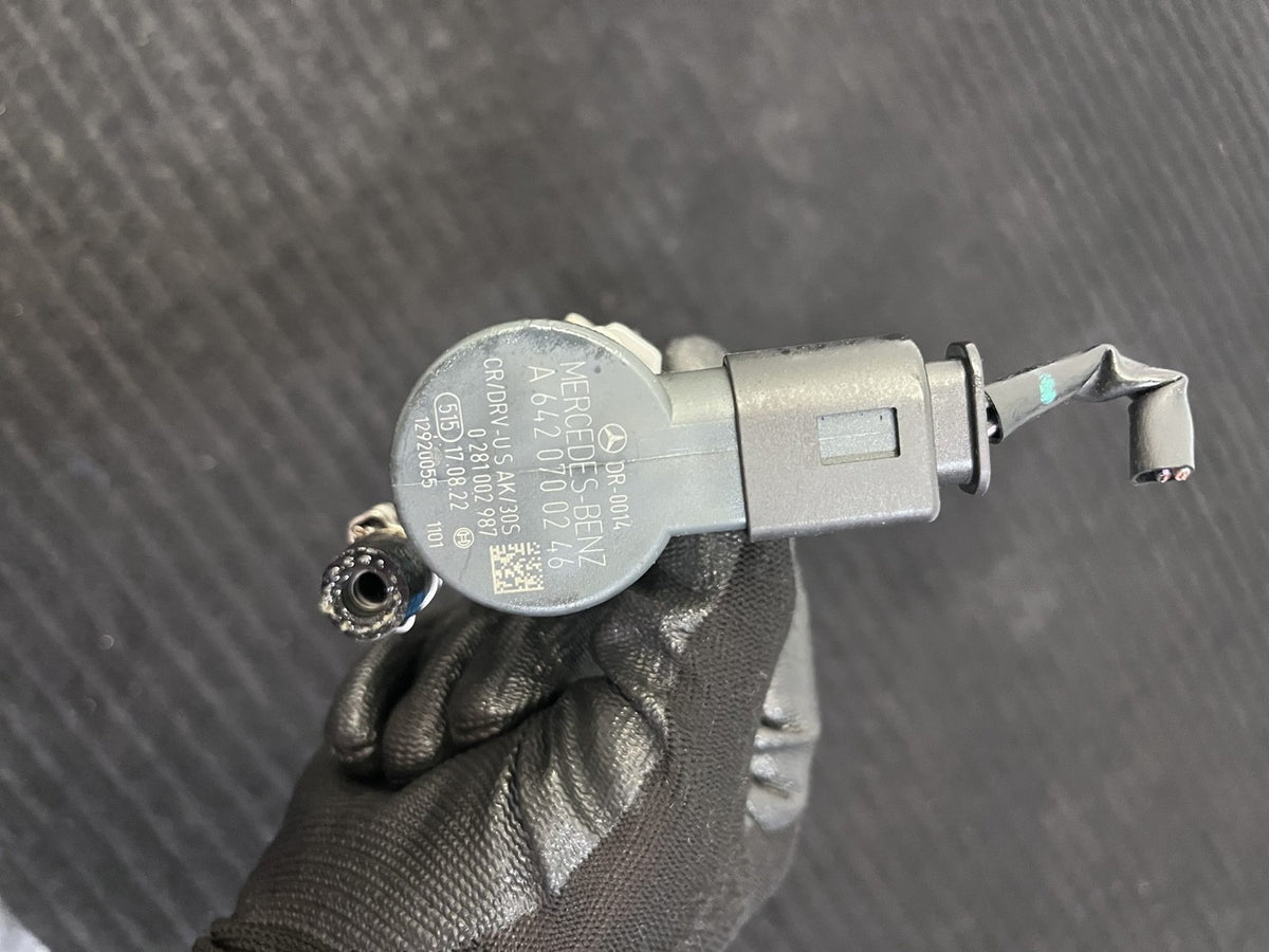 2010-2022 Mercedes-Benz Sprinter OM642 Left Fuel Rail OEM A6420702795 - eBay image 5