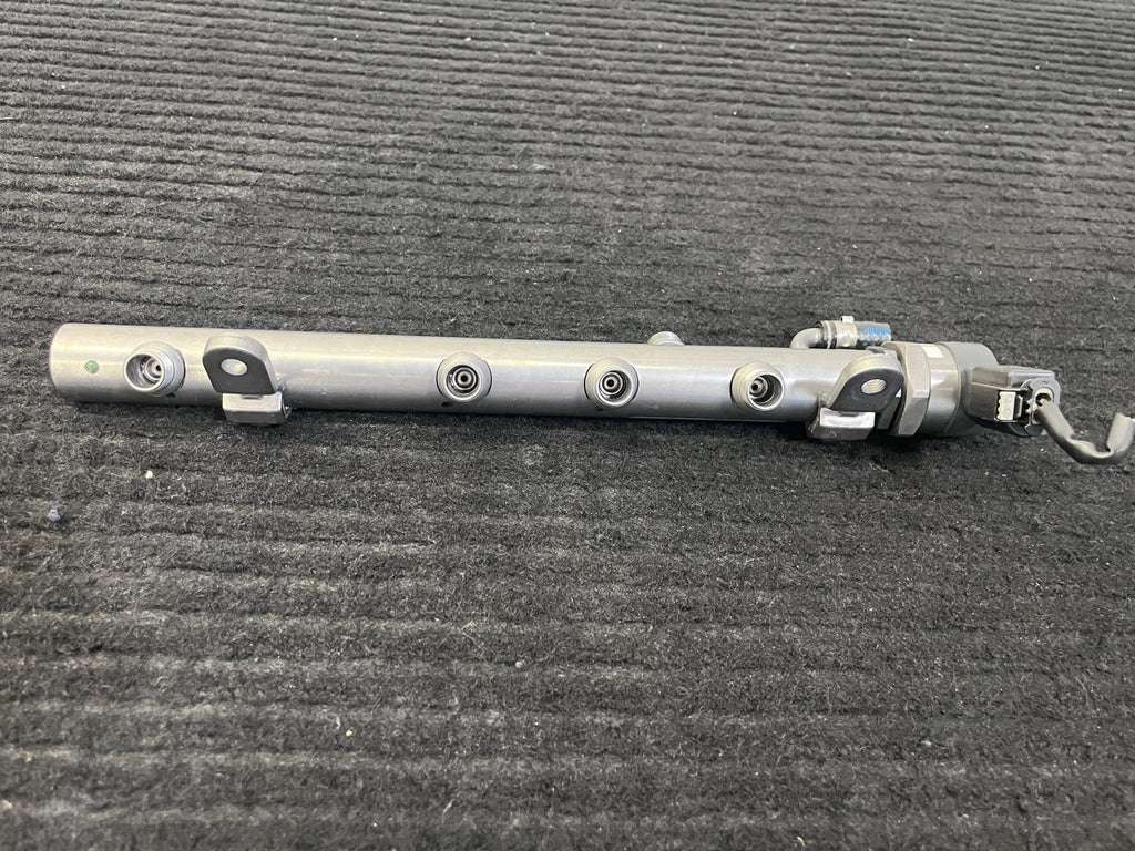 2010-2022 Mercedes-Benz Sprinter OM642 Left Fuel Rail OEM A6420702795 - eBay image 3