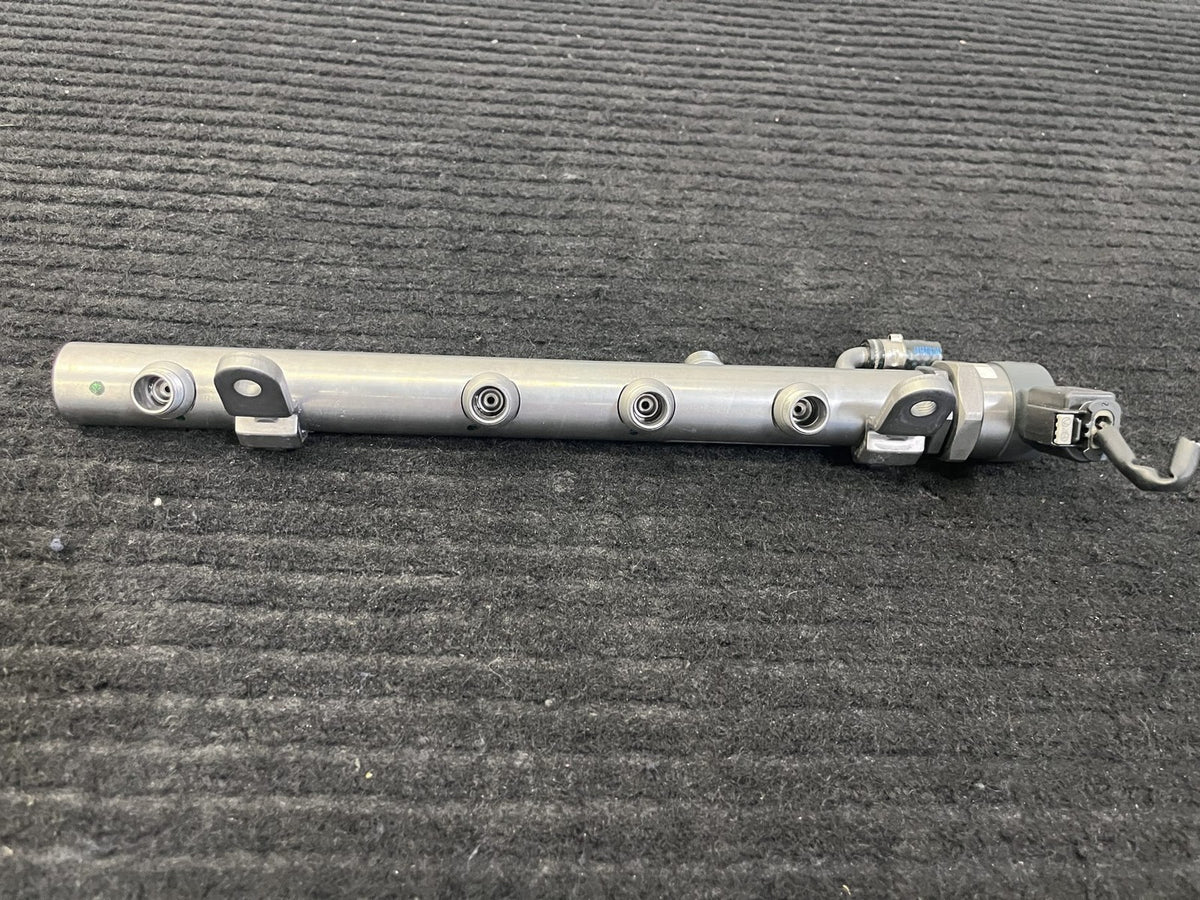 2010-2022 Mercedes-Benz Sprinter OM642 Left Fuel Rail OEM A6420702795 - eBay image 3