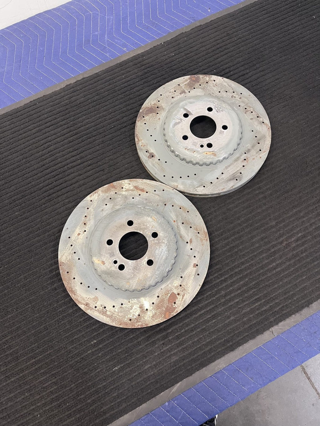 2021-2026 Mercedes-Benz S500 S580 W223 Rear Drilled Brake Rotors Pair OEM A2234233400 - eBay image 2