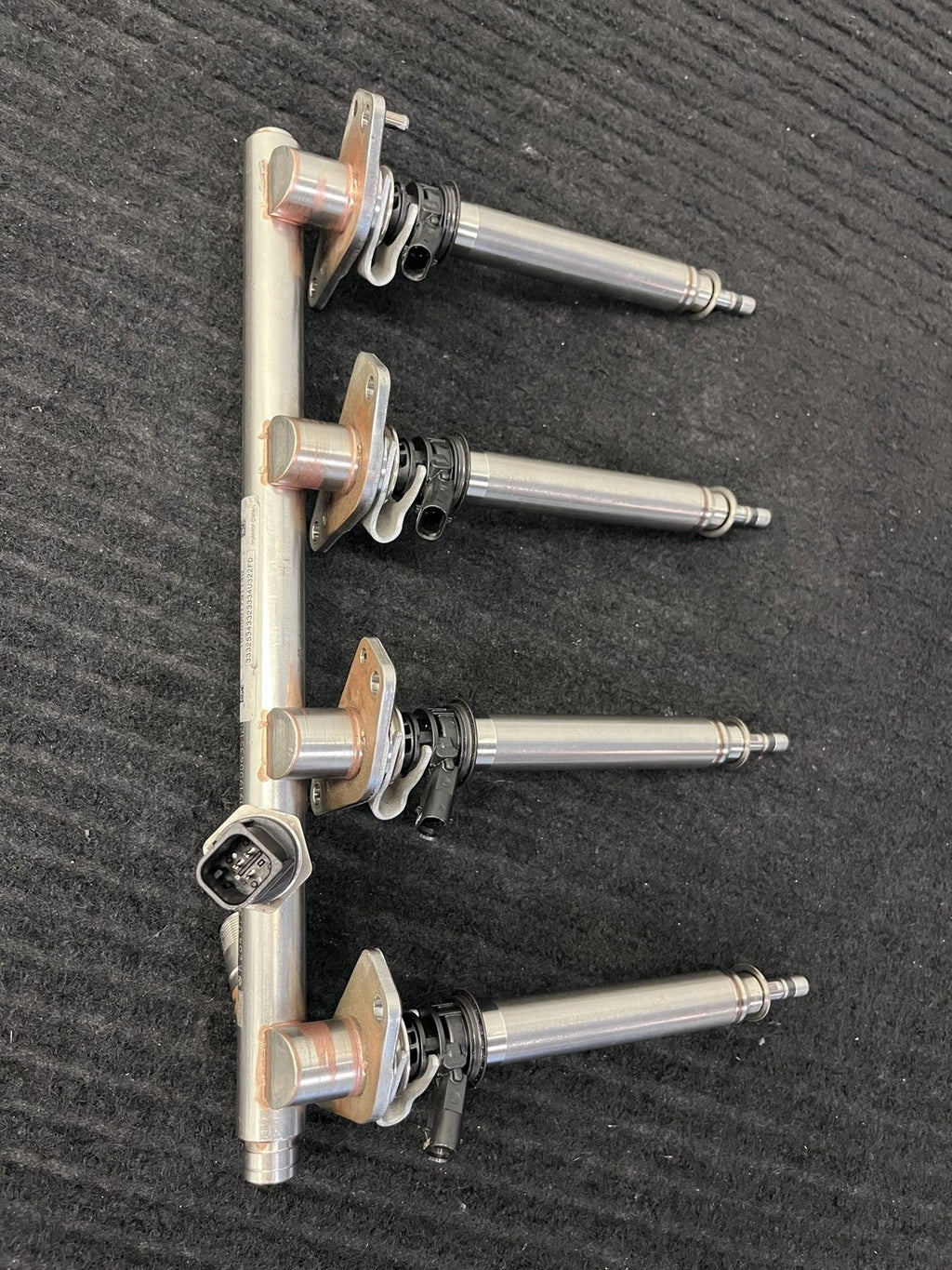 2019-2023 Mercedes-Benz C300 GLC300 E350 Fuel Rail 4 Injectors OEM A2640701000 - eBay image 5