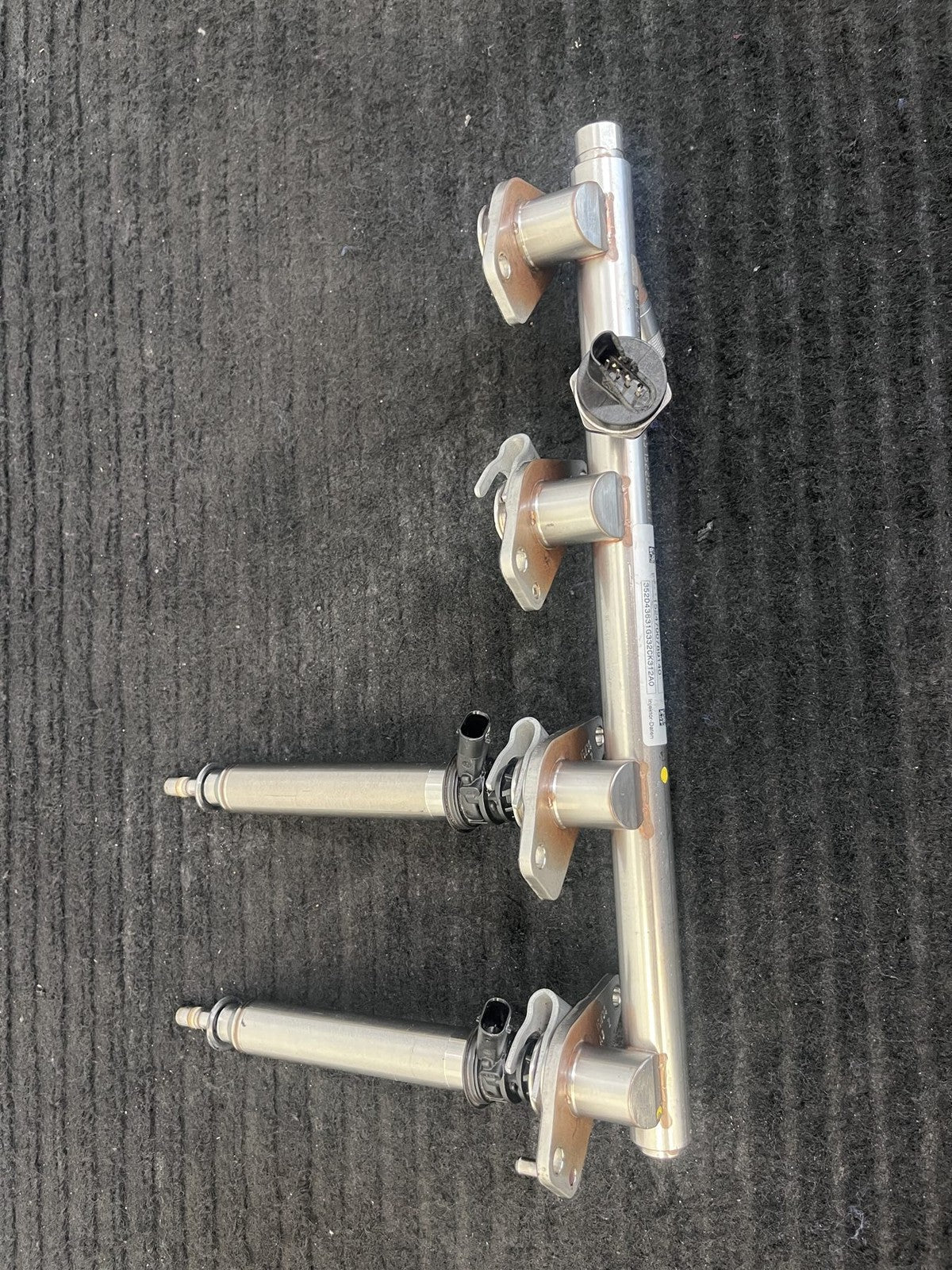 2015-2019 Mercedes-Benz C300 GLC300 E300 Fuel Rail 2 Injectors OEM A2740700995 - eBay image 4