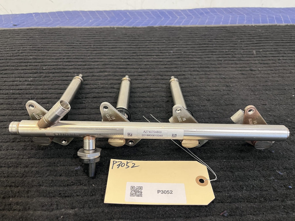 2016-2021 Mercedes-Benz C63 AMG Fuel Rail 3 Injectors OEM A2740704800 - eBay image 1