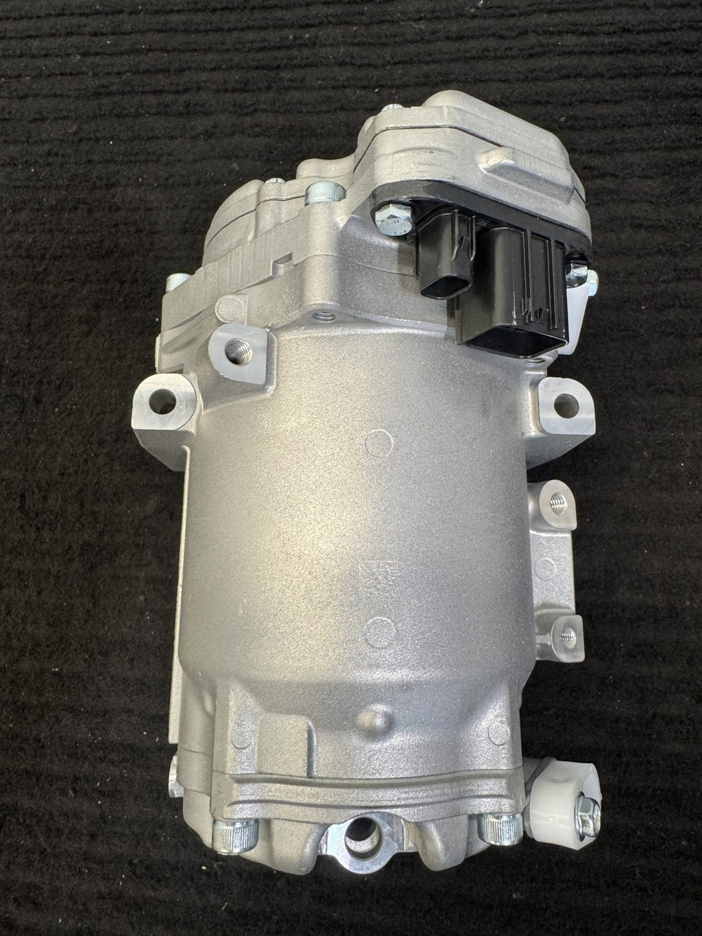 2013-2017 Nissan Leaf S Electric Ac Compressor No Heat Pump OEM 926003NG0A - eBay image 4