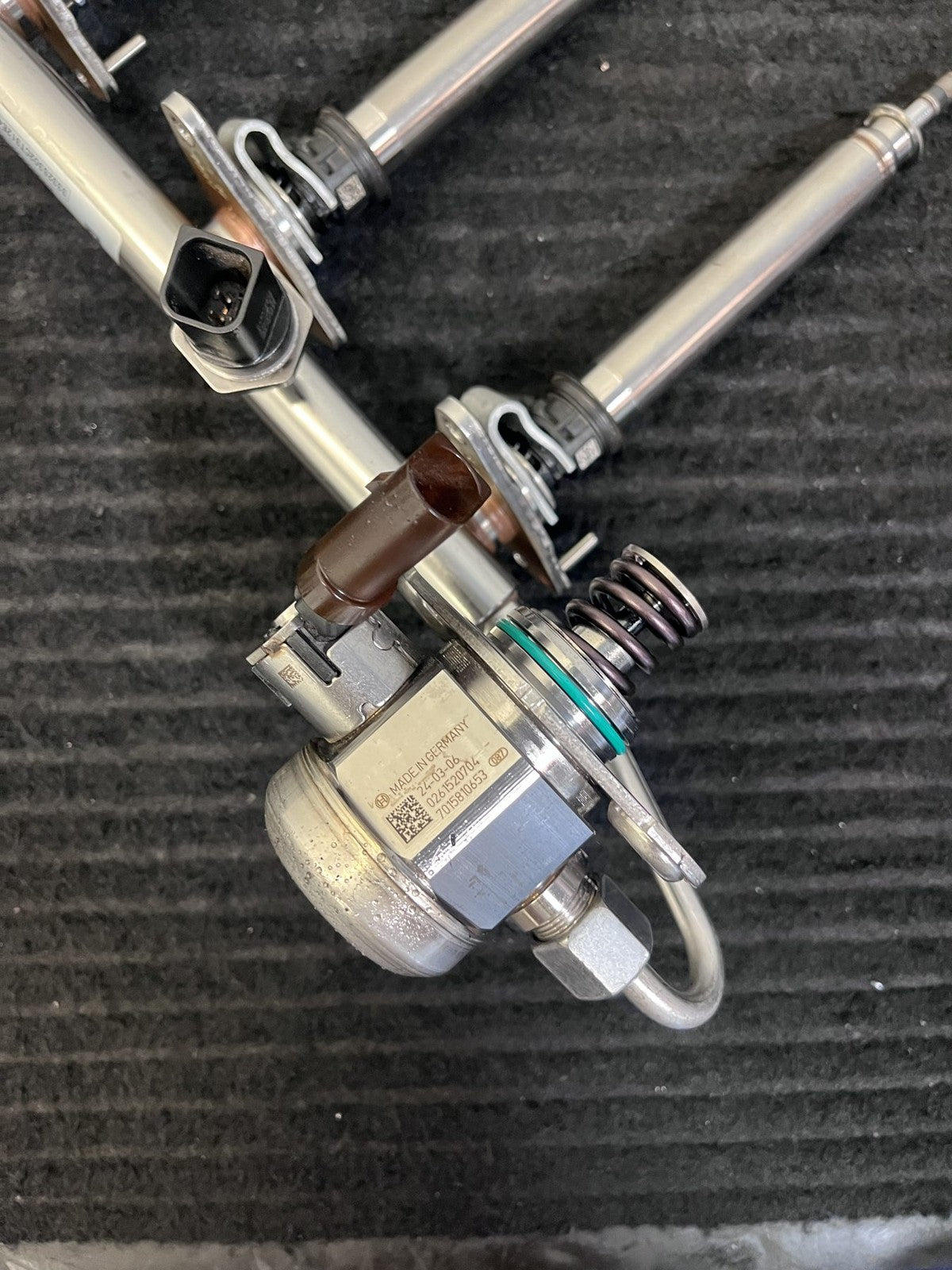 2019-2023 Mercedes-Benz M260 Fuel Rail Injectors High Pressure Pump OEM A2600701000 - eBay image 15