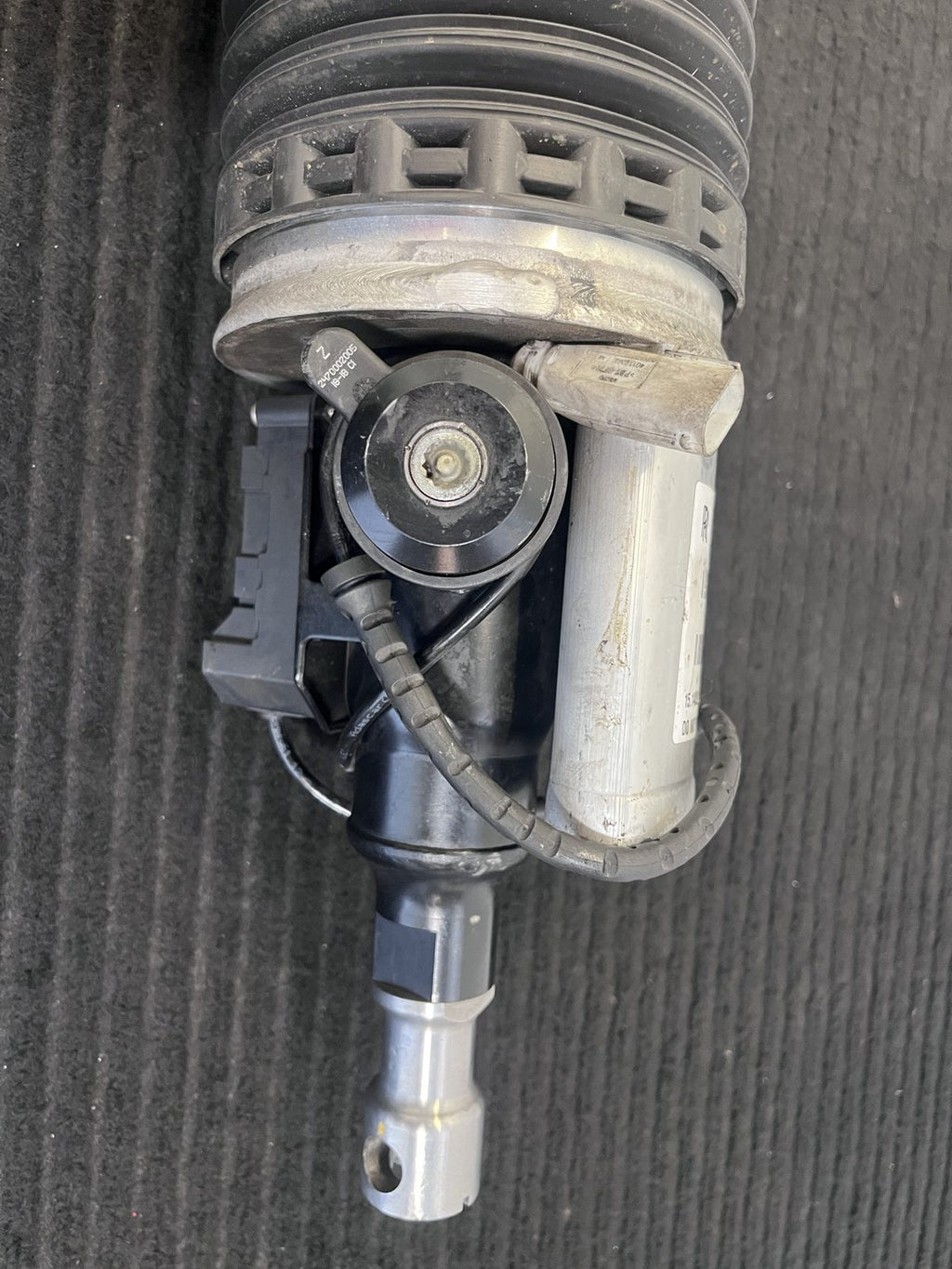2010-2019 Rolls-Royce Ghost RR4 Front Left Air Suspension Strut OEM 37106892855 - eBay image 10