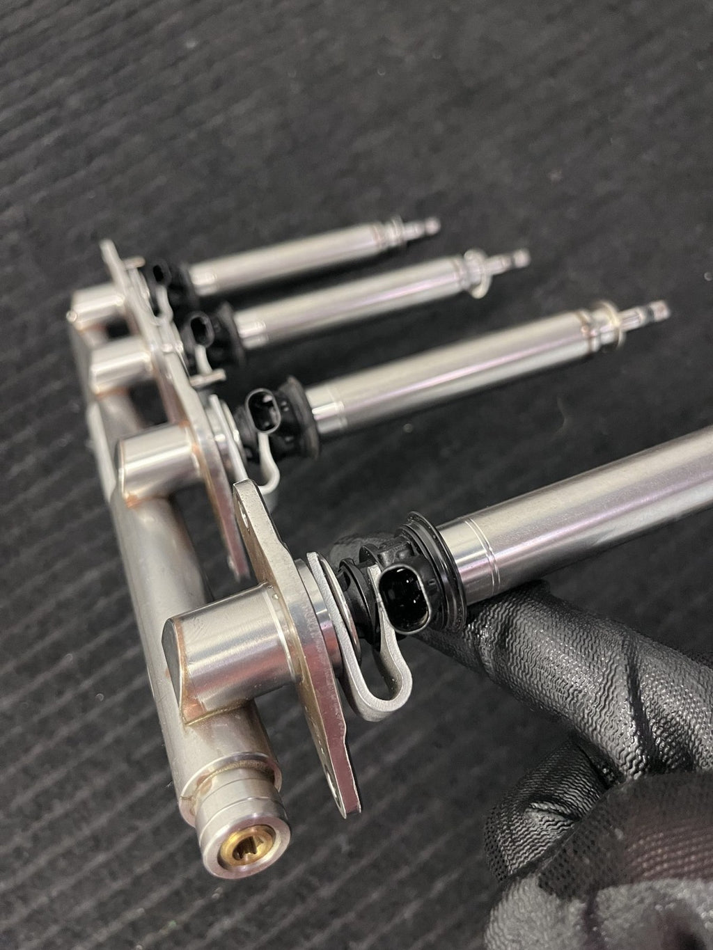 2014-2020 Mercedes-Benz CLA250 GLA250 Fuel Rail 4 Injectors OEM A2700701400 - eBay image 6