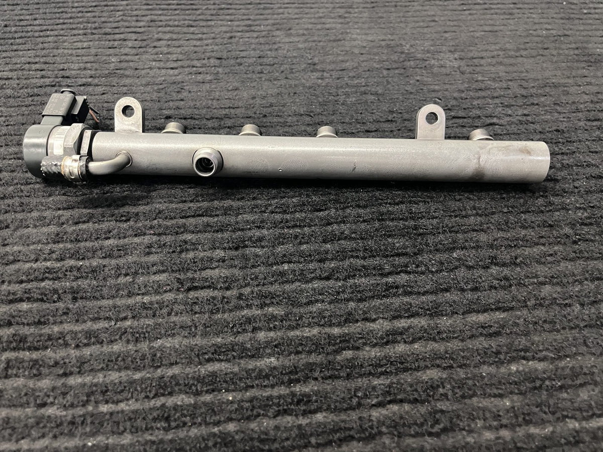 2010-2022 Mercedes-Benz Sprinter OM642 Left Fuel Rail OEM A6420702795 - eBay image 3
