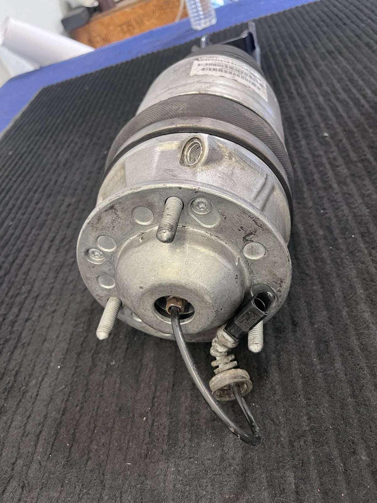 2015-2018 Porsche Cayenne Front Right Air Suspension Strut OEM 7P5616040AP - eBay image 9