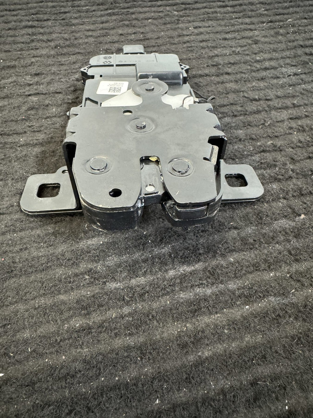 2022-2024 Rivian R1T Gear Tunnel Door Lock Latch OEM PT00016268-E - eBay image 6