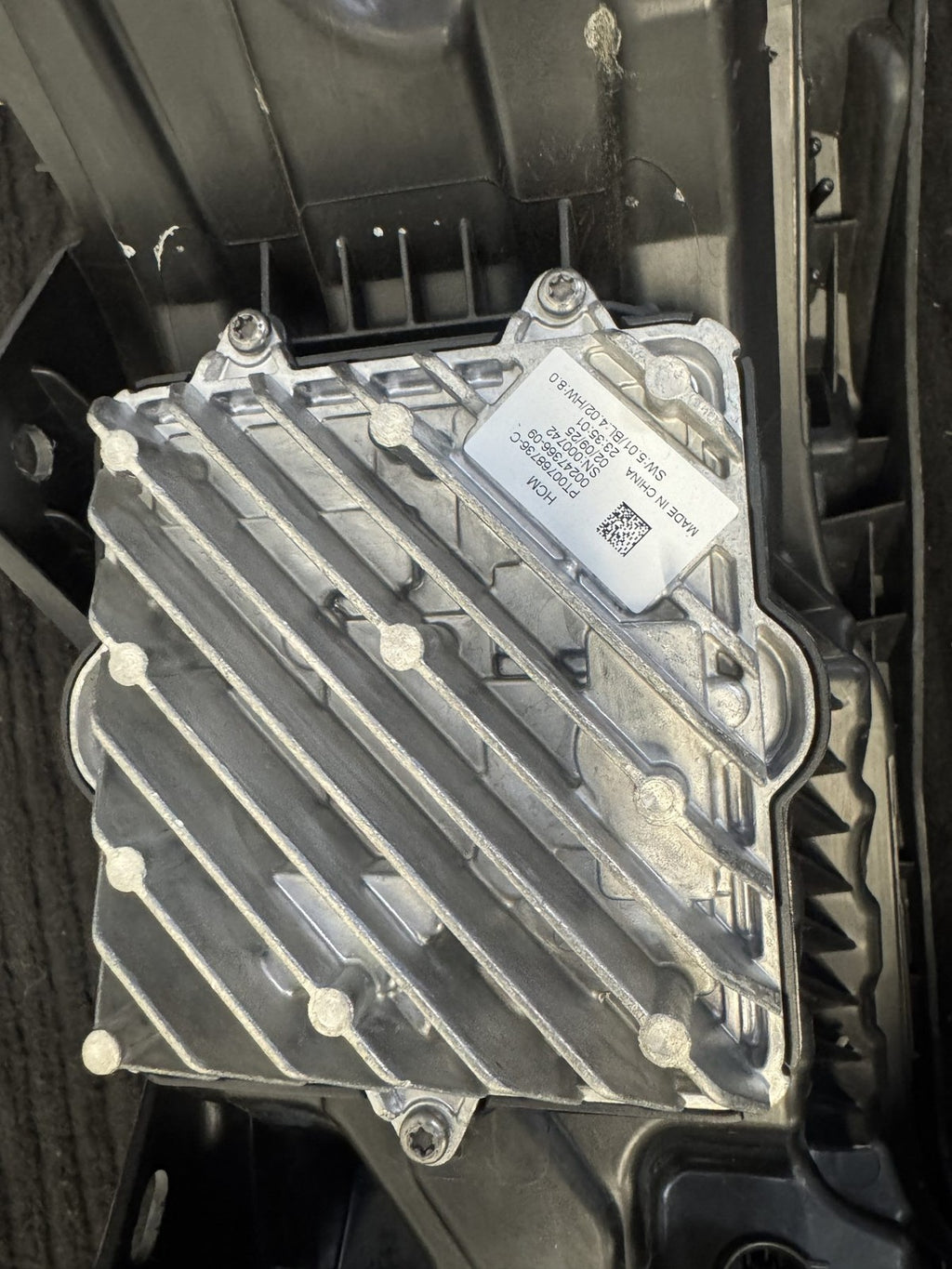 2025-2026 Rivian R1T R1S Right Dynamic LED Headlight OEM C100252551-D - eBay image 6