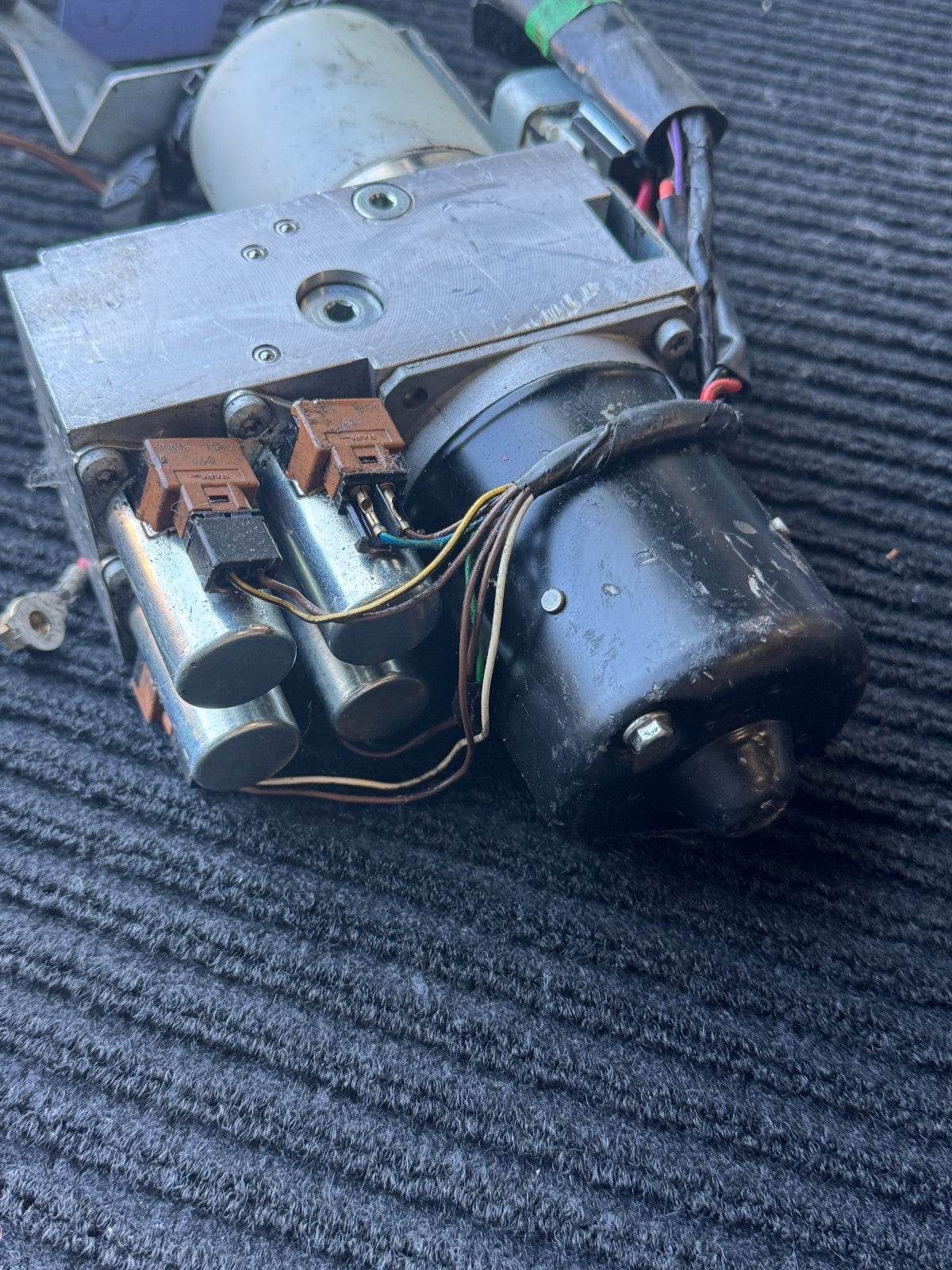 2004-2009 Mercedes CLK350 Convertible Top Hydraulic Pump A2098000330 OEM - eBay image 8