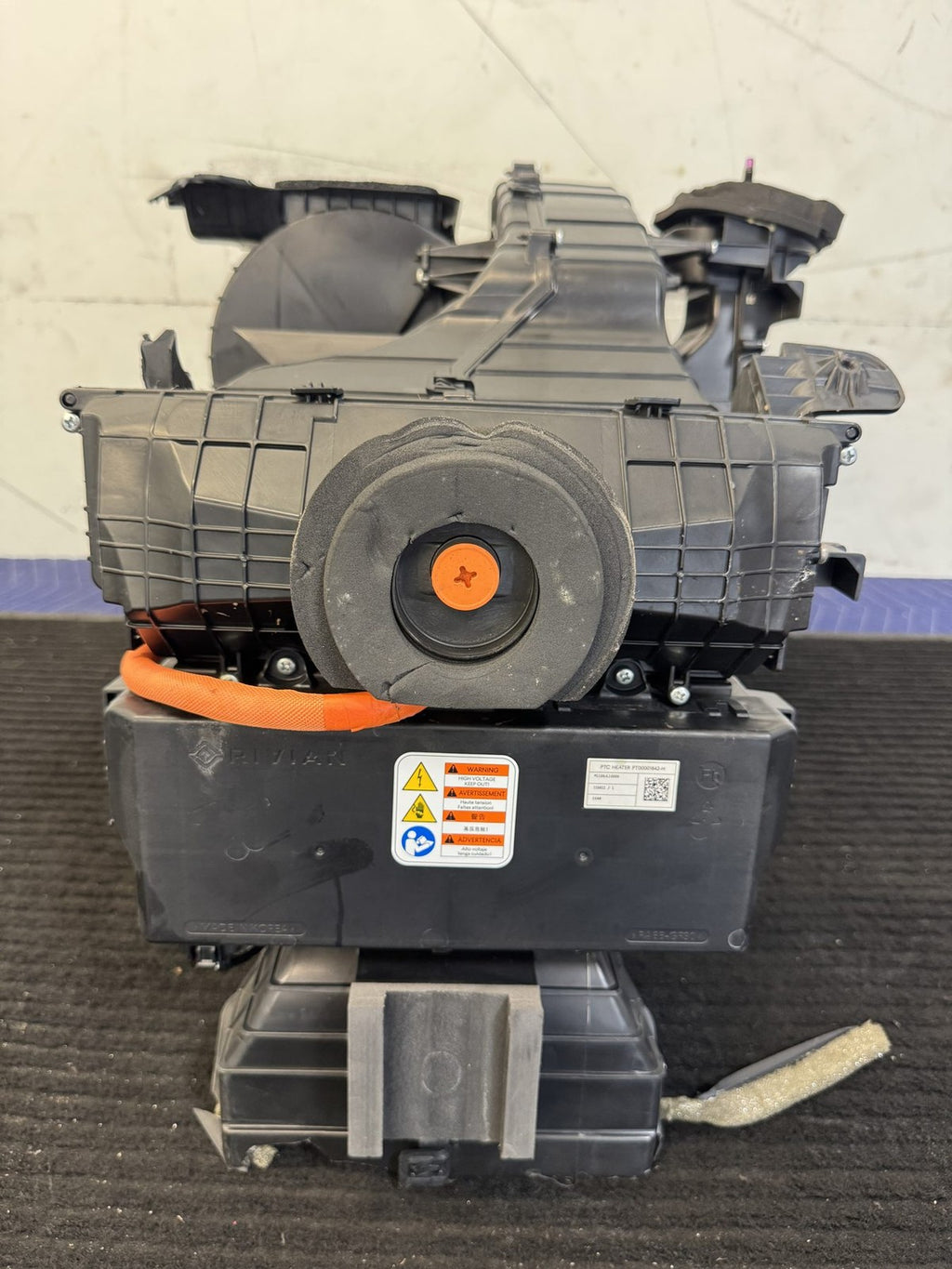 2022-2024 Rivian R1T R1S Front HVAC Heater Blower Assembly OEM PT00001821-P - eBay image 1