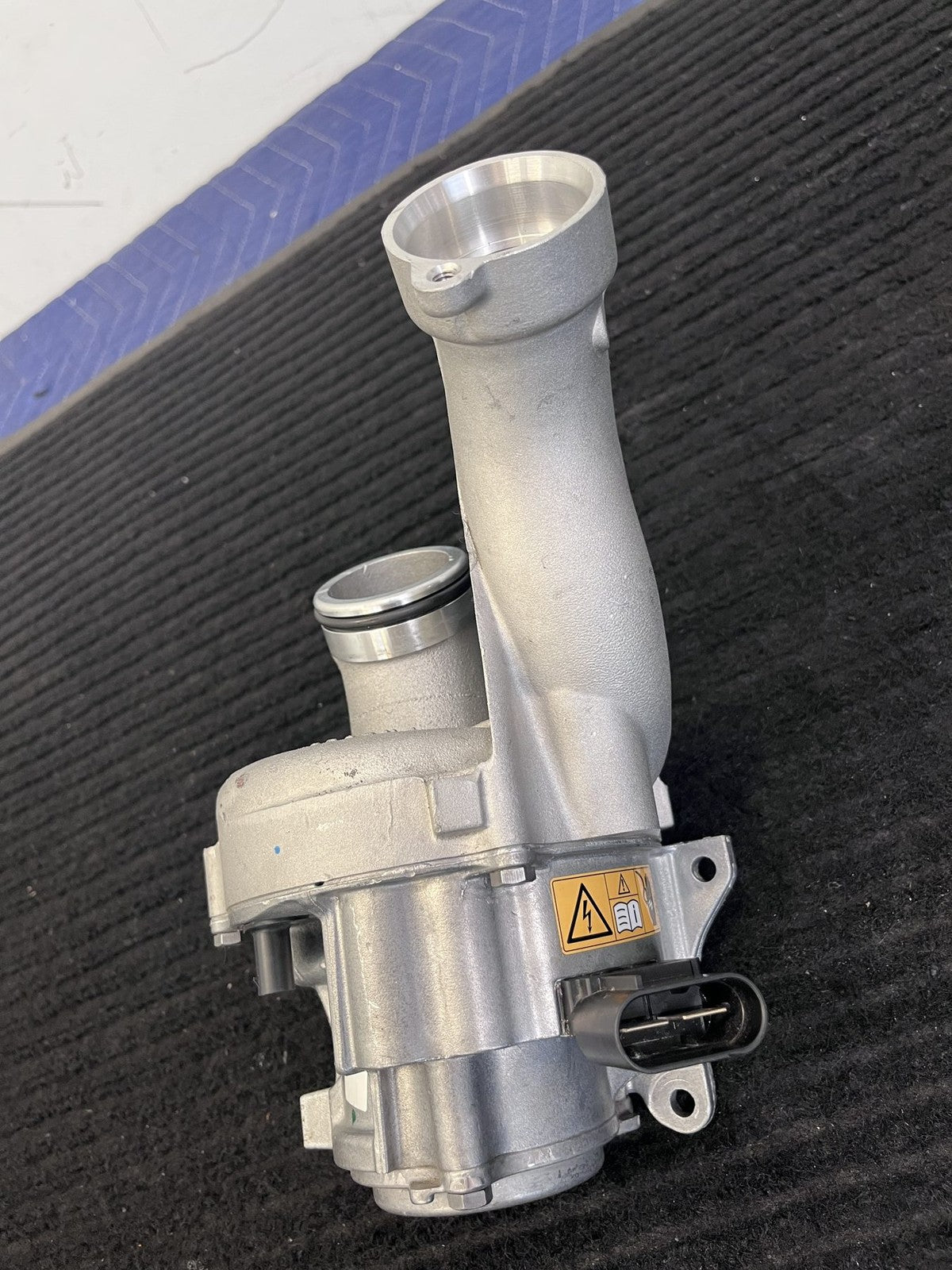 2019-2020 Mercedes-Benz AMG E53 CLS53 GT53 48V Electric Supercharger A2560902700 - eBay image 4