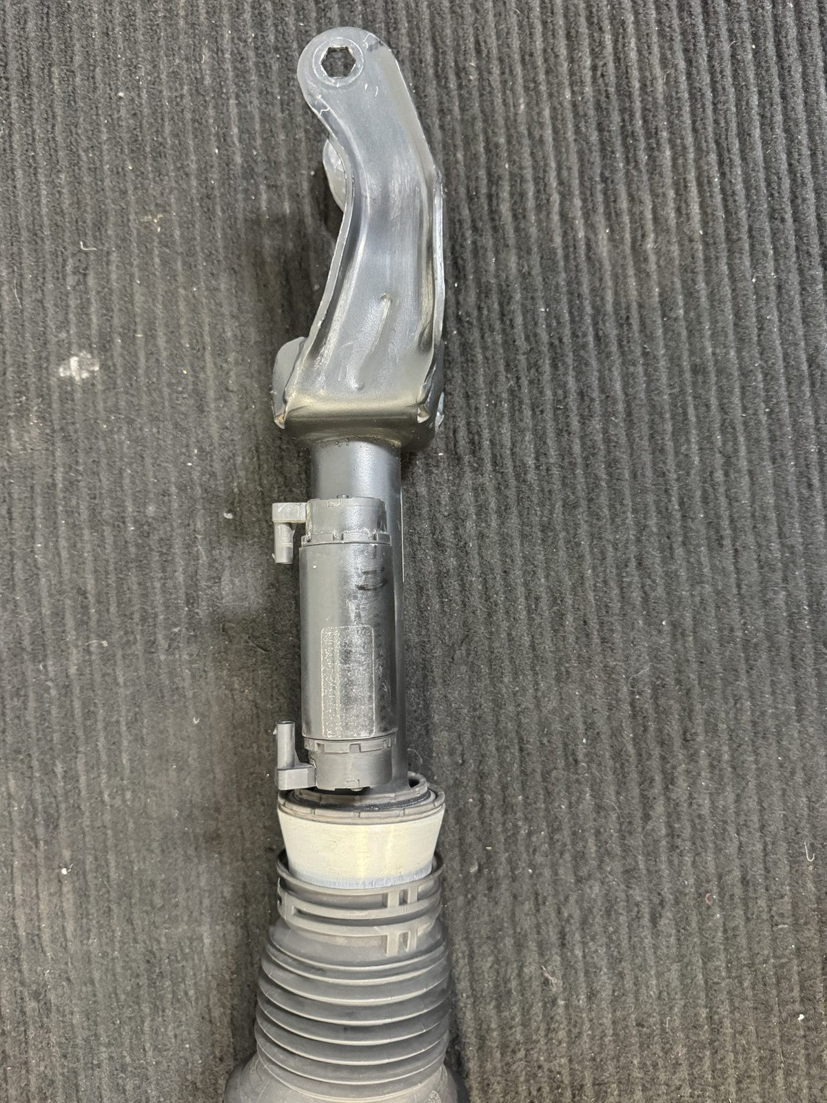 2016-2019 Mercedes-Benz GLE63 S AMG C292 Front Left Air Suspension Strut A2923202300 - eBay image 4