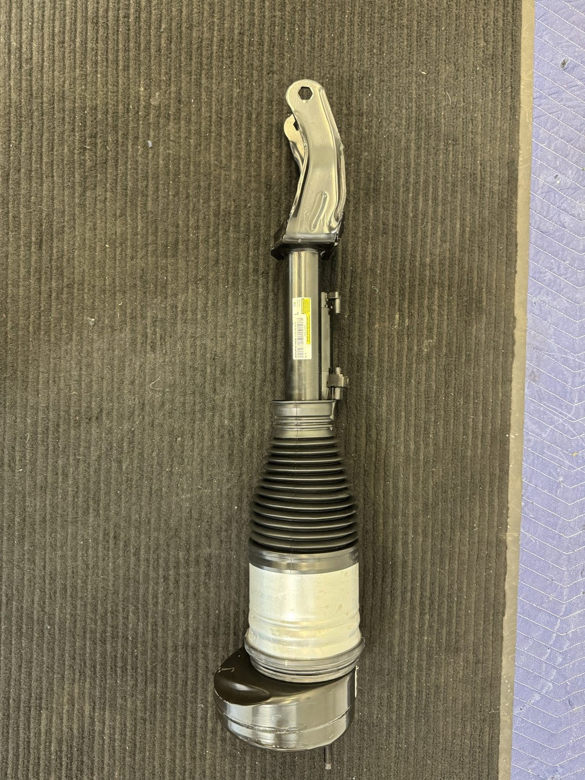 2021-2025 Mercedes-Benz GLE53 AMG Front Left Air Strut OEM A1673203905 - eBay image 1