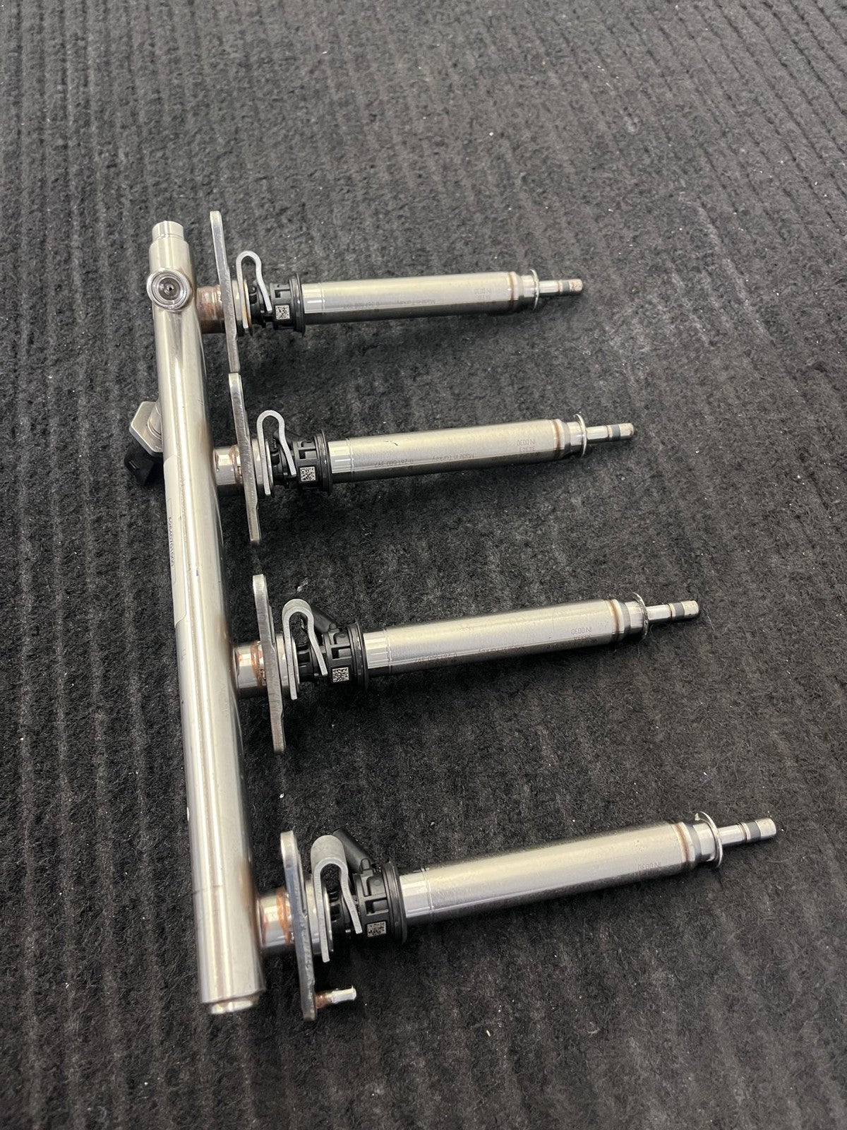 2019-2023 Mercedes-Benz C300 GLC300 E350 Fuel Rail 4 Injectors OEM A2640701000 - eBay image 3