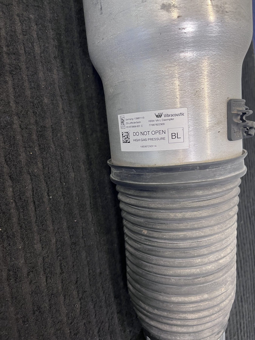 2019-2020 Rolls-Royce Cullinan RR31 Front Left Air Strut OEM 37106878223 - eBay image 2
