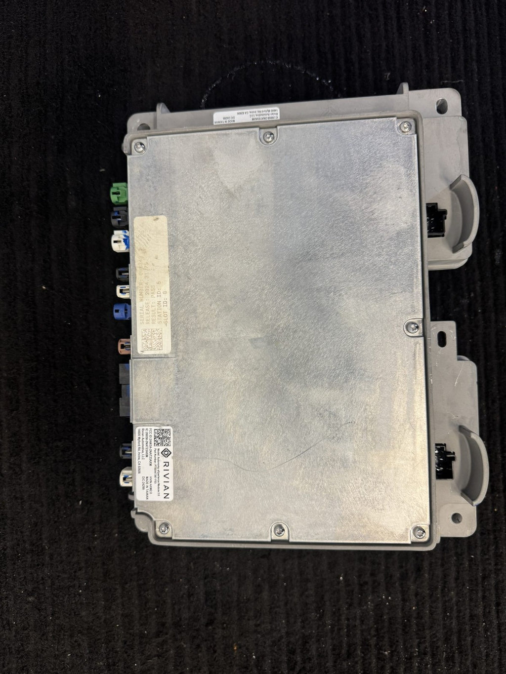 2025-2026 Rivian R1T R1S Gen 2 Axm 2.0 Autonomy Module OEM PT00547397-F03 - eBay image 8