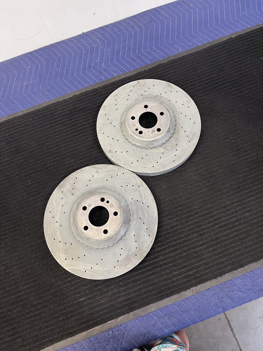 2021-2026 Mercedes-Benz S500 S580 S580e S680 Front Drilled Rotor Pair OEM A2234214500 - eBay image 5