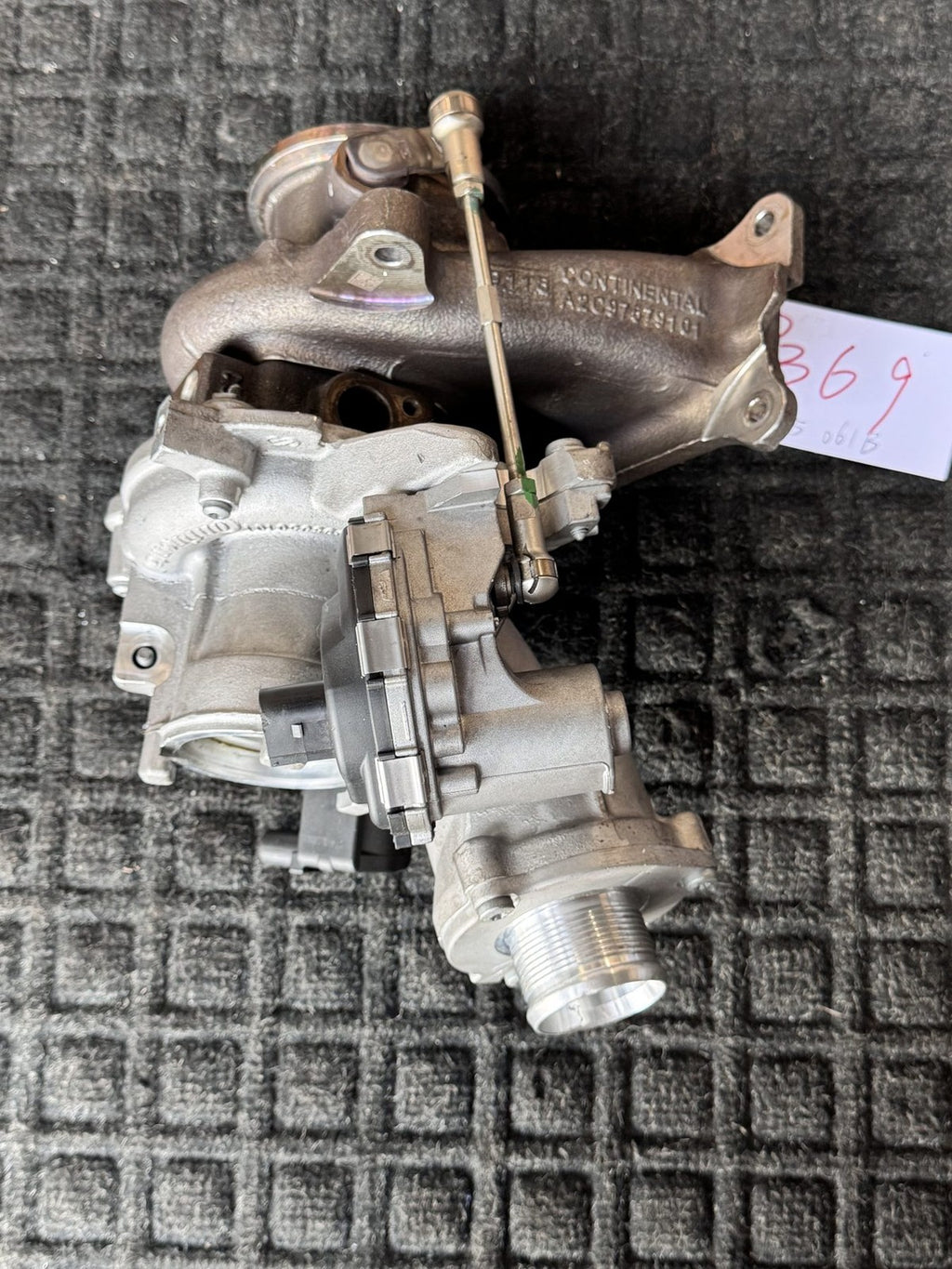 2020-2023 Volkswagen Tiguan Turbocharger Assembly OEM 06K145061B - eBay image 4