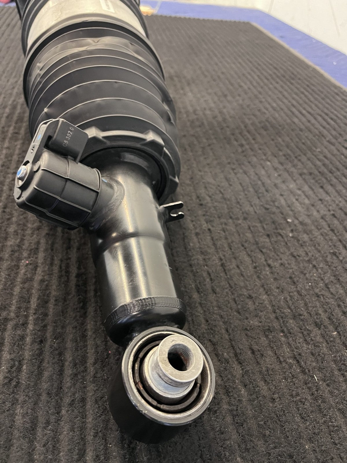 2019-2025 BMW X7 G07 Rear Right Air Suspension Strut OEM 37106869040 - eBay image 6