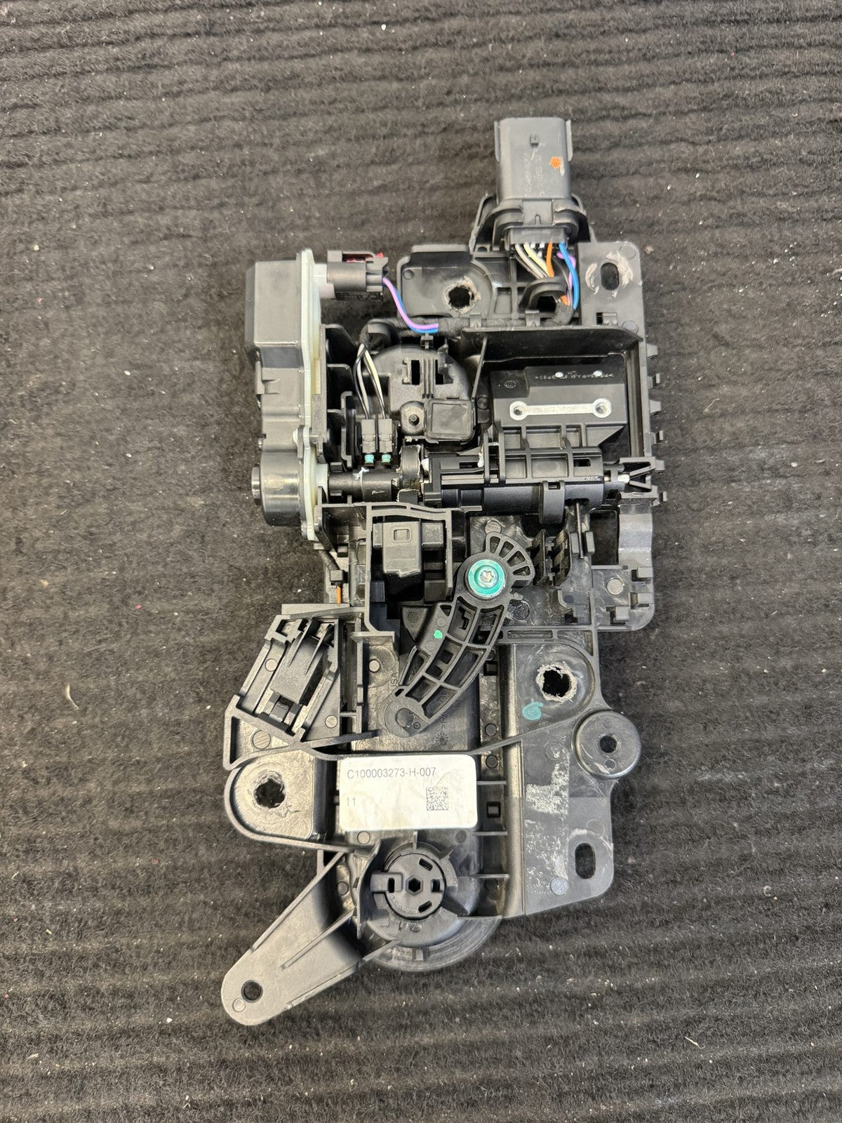 2022-2024 Rivian R1T R1S Rear Left Exterior Door Handle OEM PT00003273-J - eBay image 3