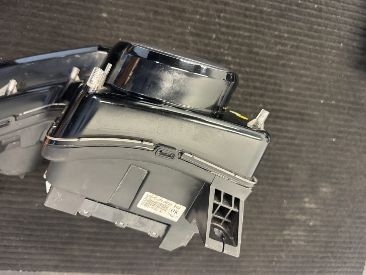 2022-2024 Rivian R1T R1S Right Passenger LED Headlight OEM PT00000464-P - eBay image 10