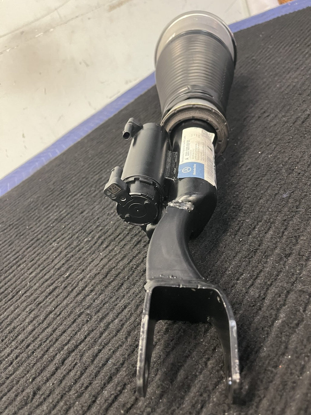 2014-2021 Mercedes-Benz S63 AMG Front Left Air Suspension Strut OEM A2223206901 - eBay image 2