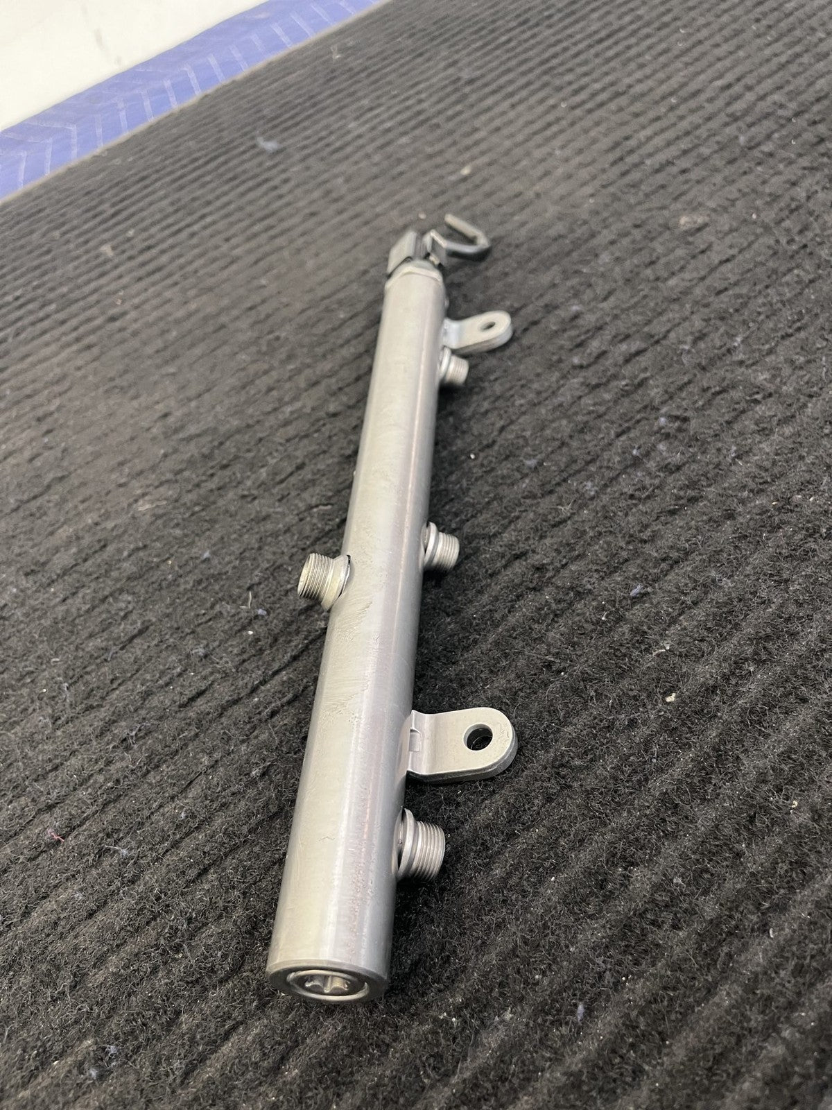 2010-2022 Mercedes-Benz Sprinter OM642 Right Fuel Rail OEM A6420703095 - eBay image 4