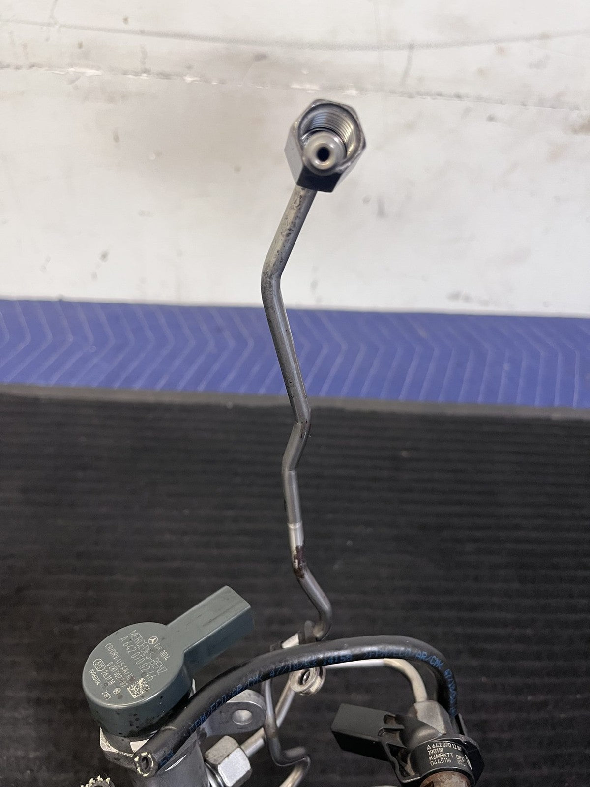 2010-2022 Mercedes-Benz Sprinter OM642 Left Fuel Rail 3 Injectors OEM A6420702795 - eBay image 8