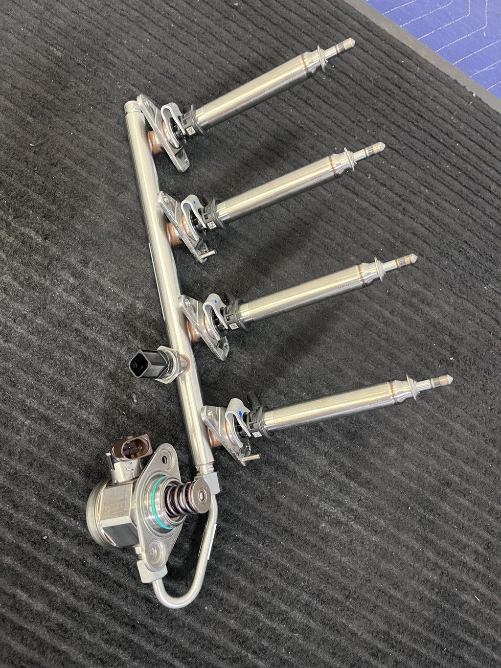 2019-2023 Mercedes-Benz M260 Fuel Rail Injectors High Pressure Pump OEM A2600701000 - eBay image 8