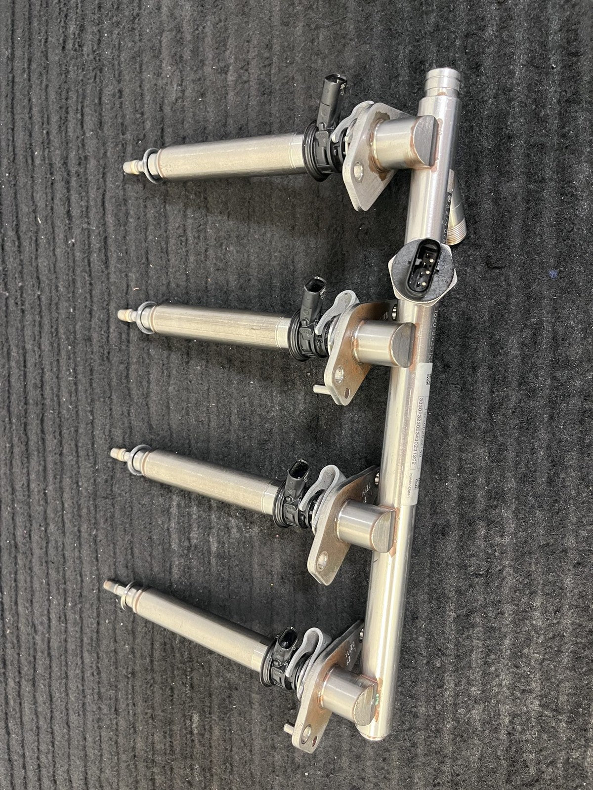 2015-2019 Mercedes-Benz C300 GLC300 E300 Fuel Rail 4 Injectors OEM A2740700995 - eBay image 6