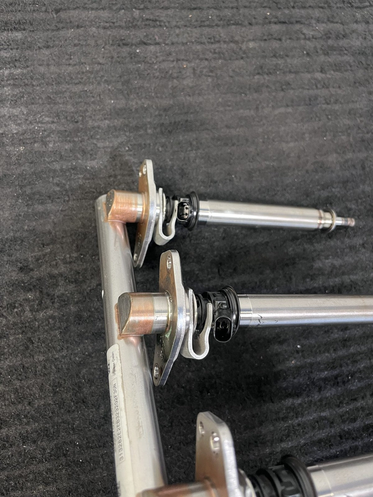 2016-2021 Mercedes-Benz C63 AMG Fuel Rail 4 Injectors OEM A2740704800 - eBay image 9