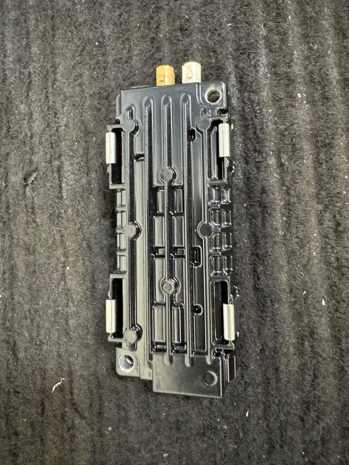 2022-2024 Rivian R1T R1S Dash Antenna Amplifier Module OEM PT00039309-B - eBay image 3